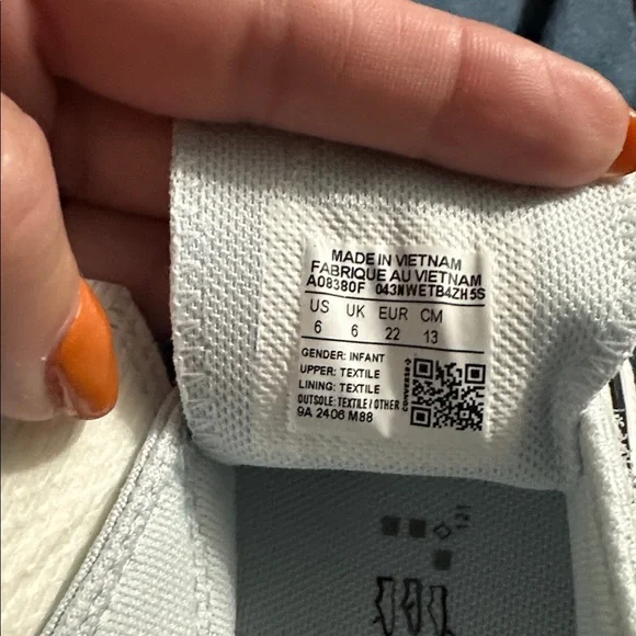 Converse Light Blue One Strap Heart Sneakers size 6 toddlers New in Box - Picture 5 of 6